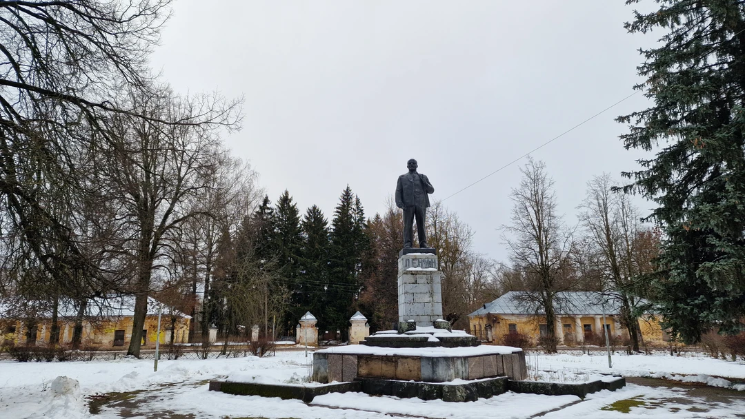 Наше знакомство с Торжком благодаря гиду Галине прошла в необычном, но очень интересном формате. Встреча началась