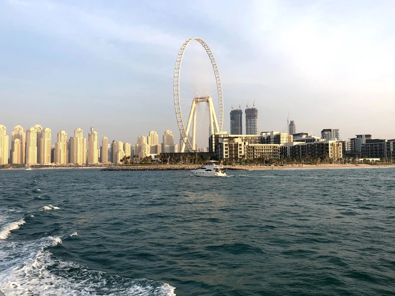 На яхте - по топовым локациям Дубая