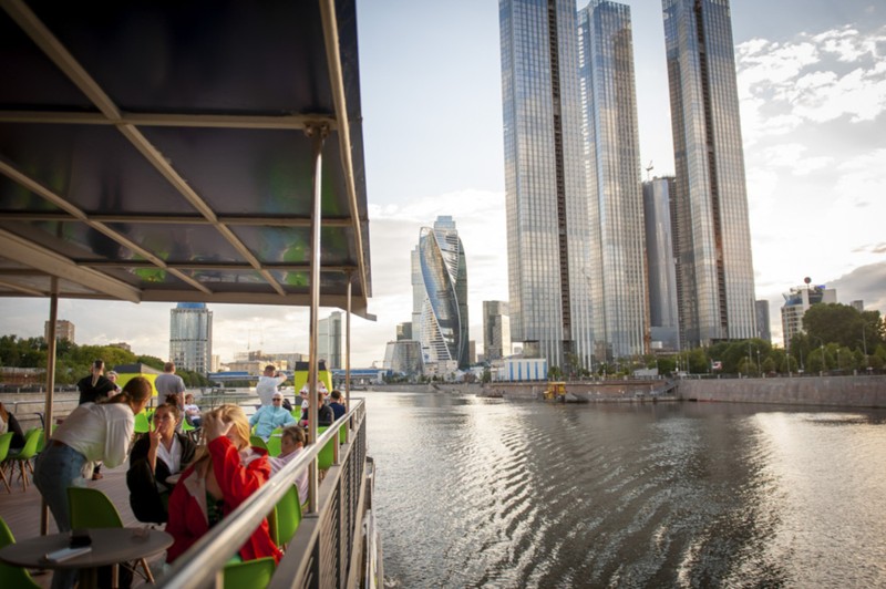 Речная прогулка от Крымского моста до Москва-Сити