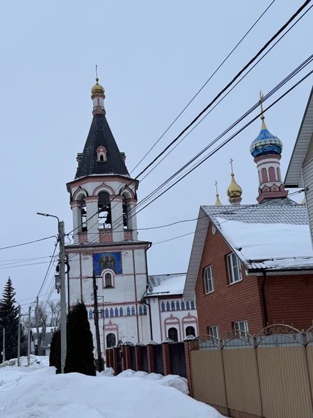 хорошая экскурсия. доброжелательная и очень приветливая женщина. замечательное отношение к детям. нам очень понравилось