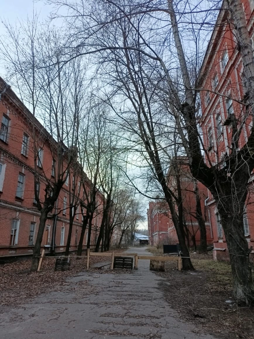 23 ноября 25 года посетили увлекательную экскурсию по Морозовскому городку. В первую очередь нам повезло с