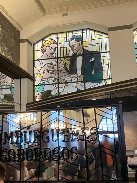 Спасибо Алексею за чудесную познавательную экскурсию. Интересные истории, живой язык, ответы а любые вопросы, приятный комплемент