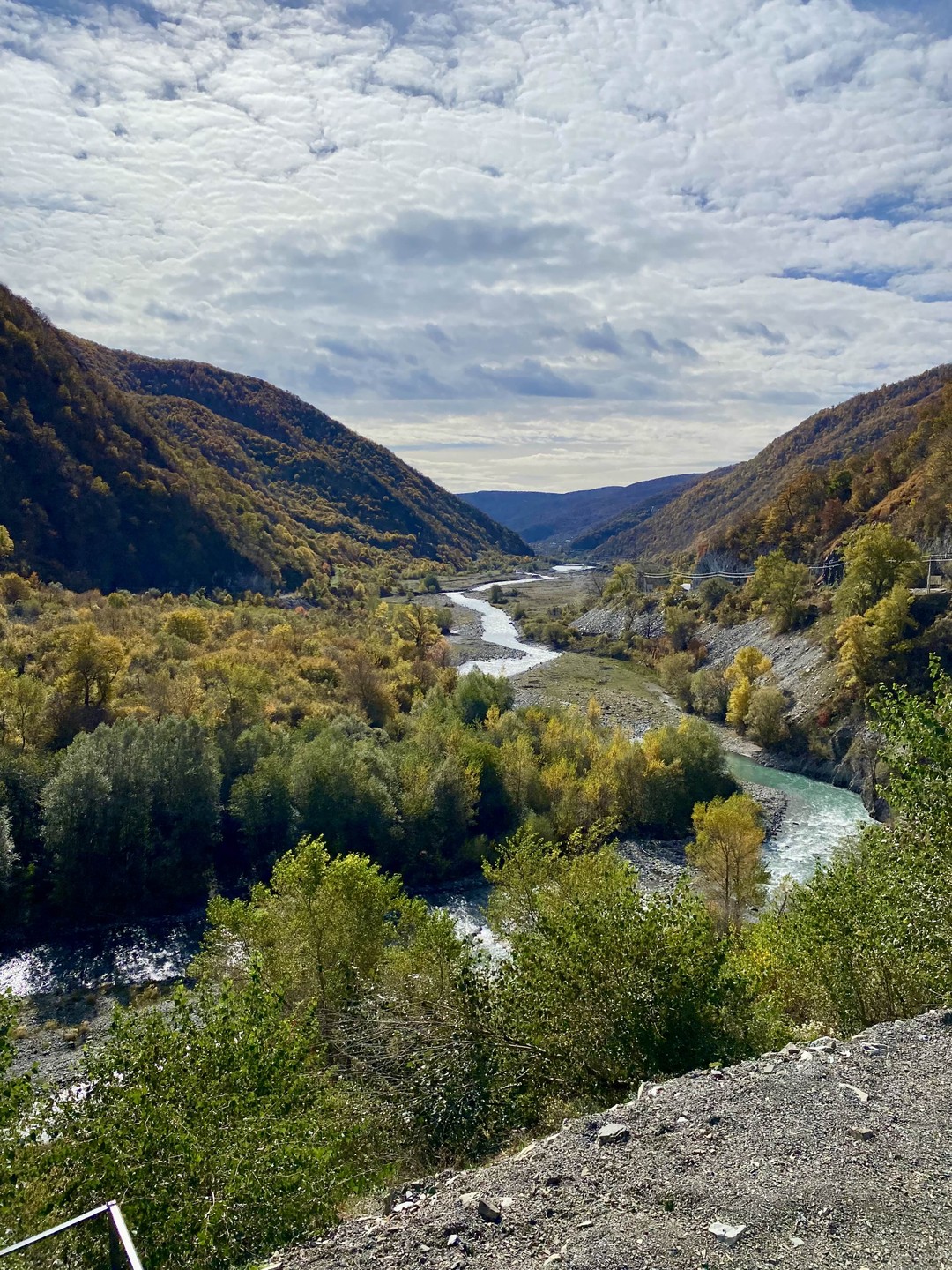 Казбек из Тбилиси: целебные травертины и волшебство горной долины (Виктория)