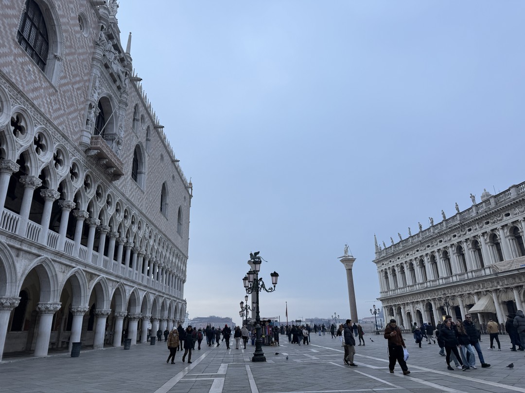 Были на экскурсии вдвоём с мужем, было интересно, динамично, мне подошел темп Аллы, продуманность маршрута, при
