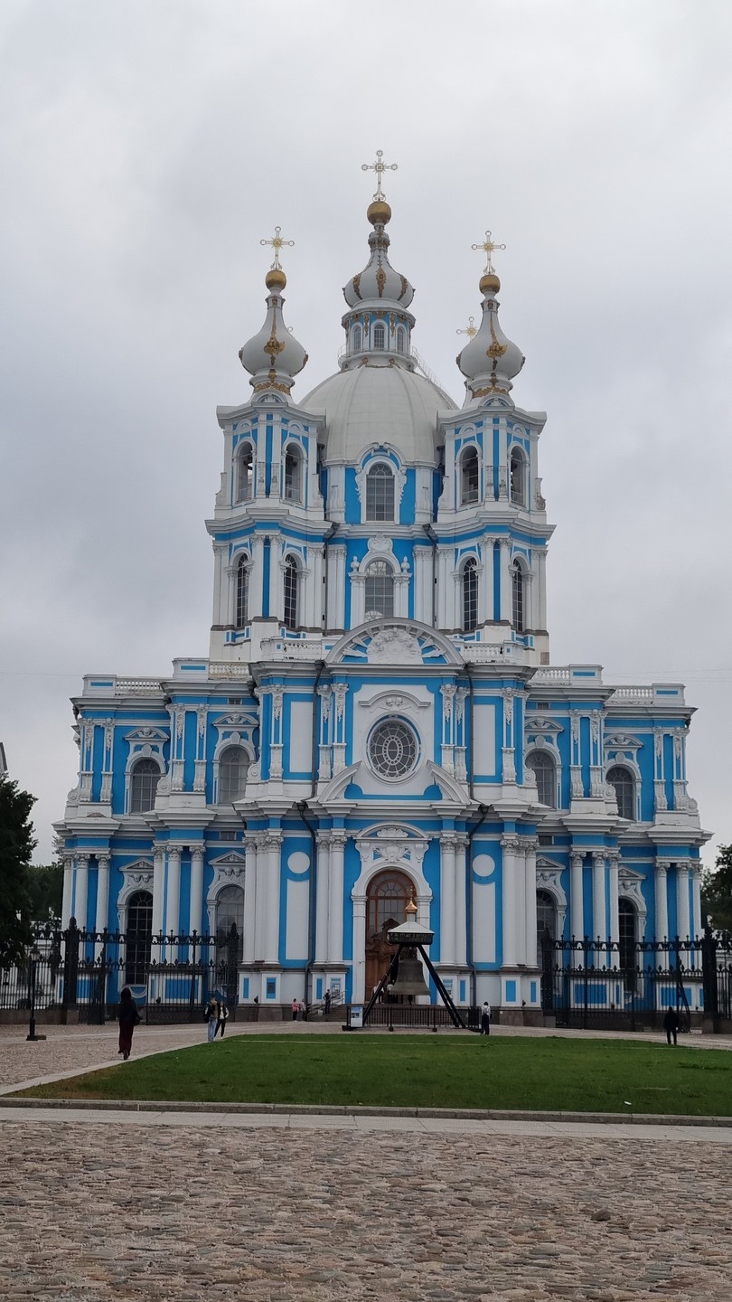 Экскурсия понравилась, особенно на Авроре. Гид очень увлекательно рассказывал!