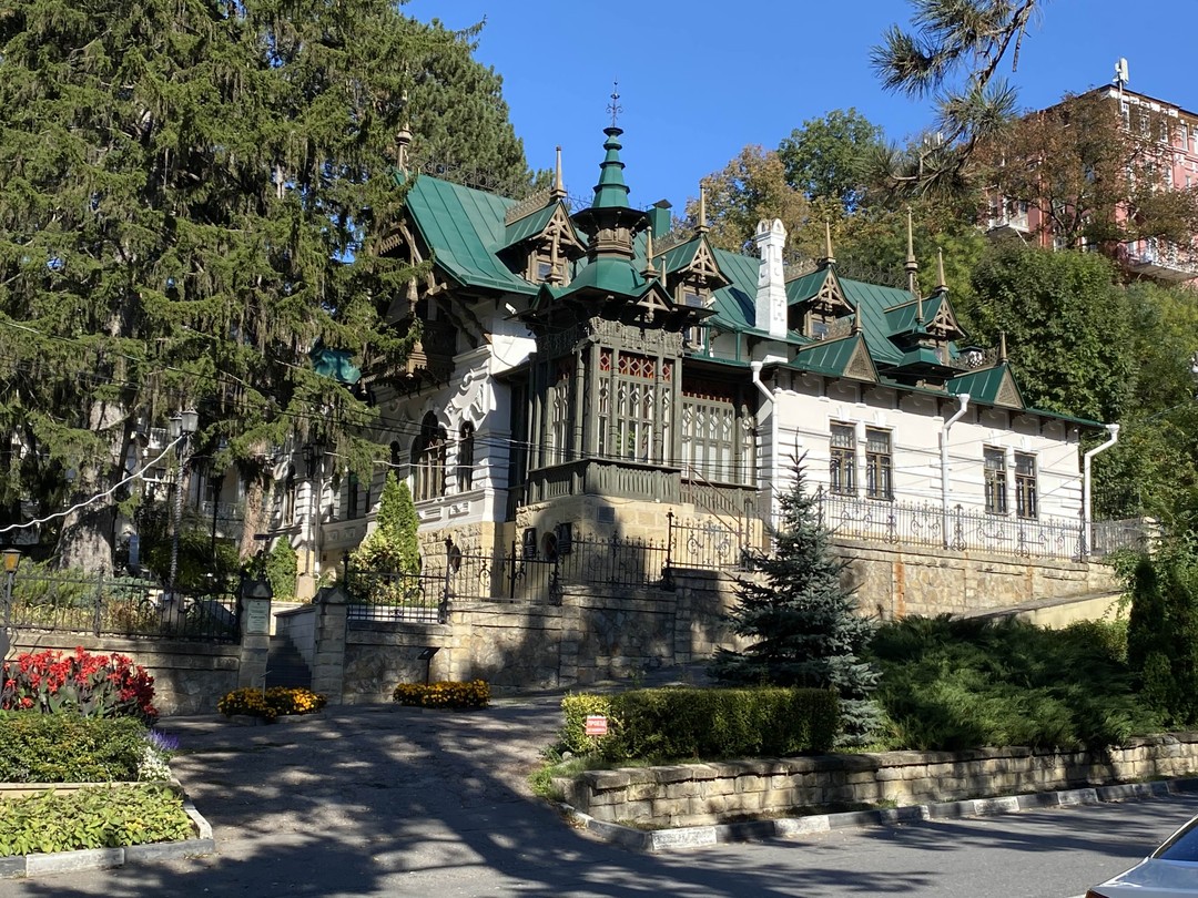 Обзорная прогулка «По стопам водяного общества» (Елена)