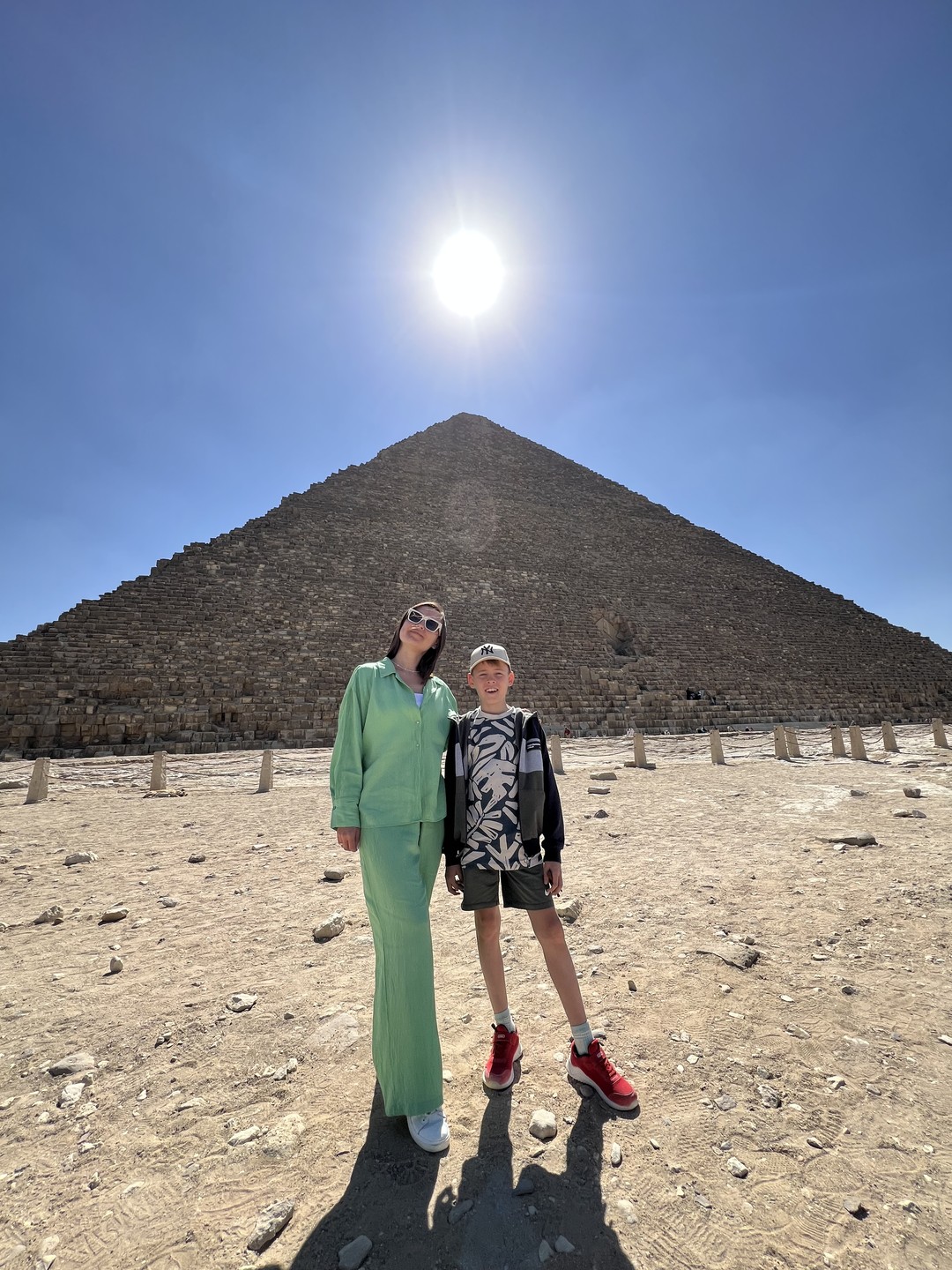 Спасибо Ахмеду за экскурсию! Отличный выдался день. Маршрут согласно спланированному расписанию, успели посмотреть главные достопримечательности. Очень