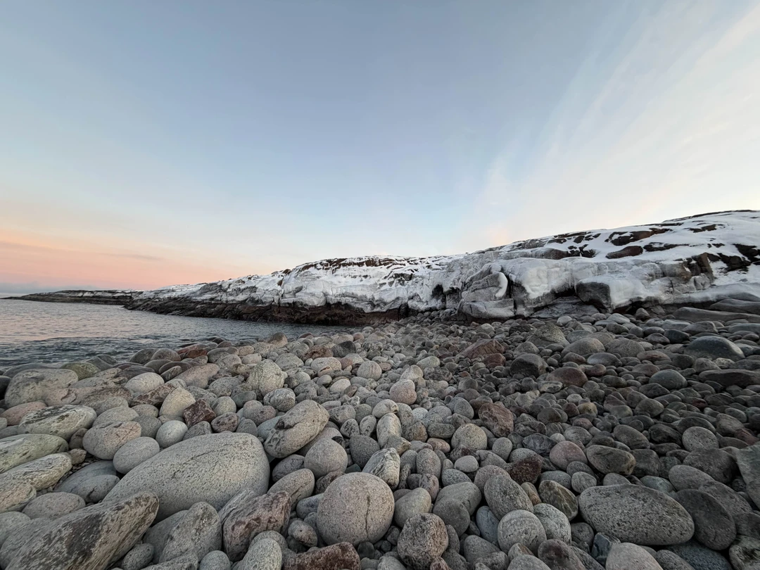 Это была моя первая поездка в Териберку. Впечатления непередаваемые. Огромное спасибо гиду Виктору👍