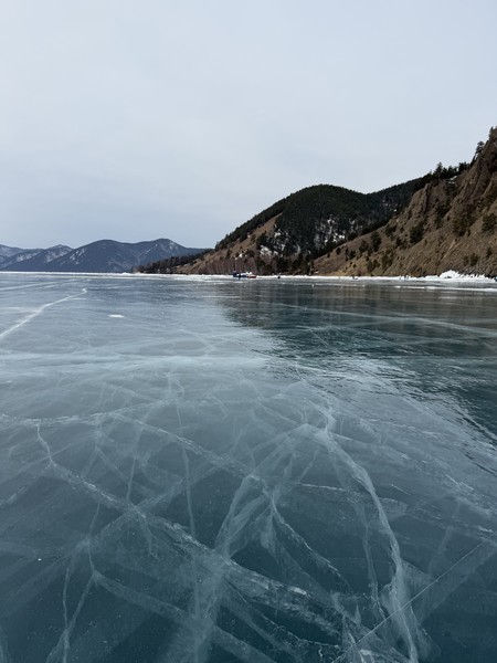 ожидал увидеть лел байкала - ожидания полностью оправдались. хивусы на 20 человек теплые и относительно тихие