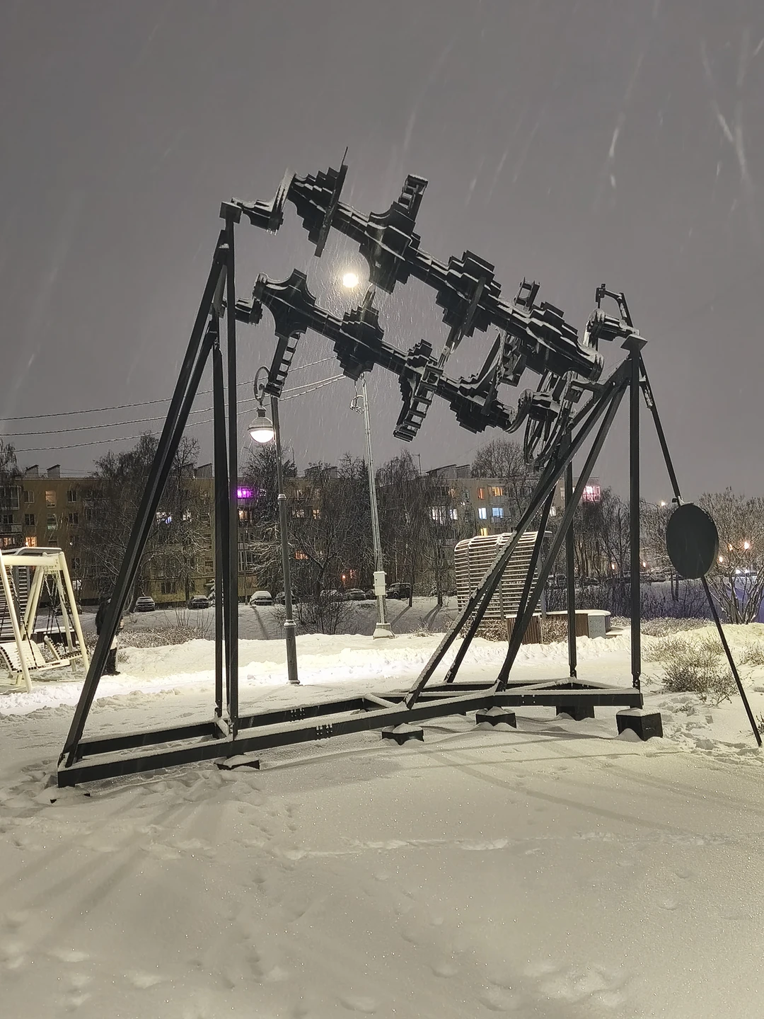 Юлия искренне любит свой город, гордится им, и это передается нам, увлекает в неравнодушное путешествие. Рассказчица