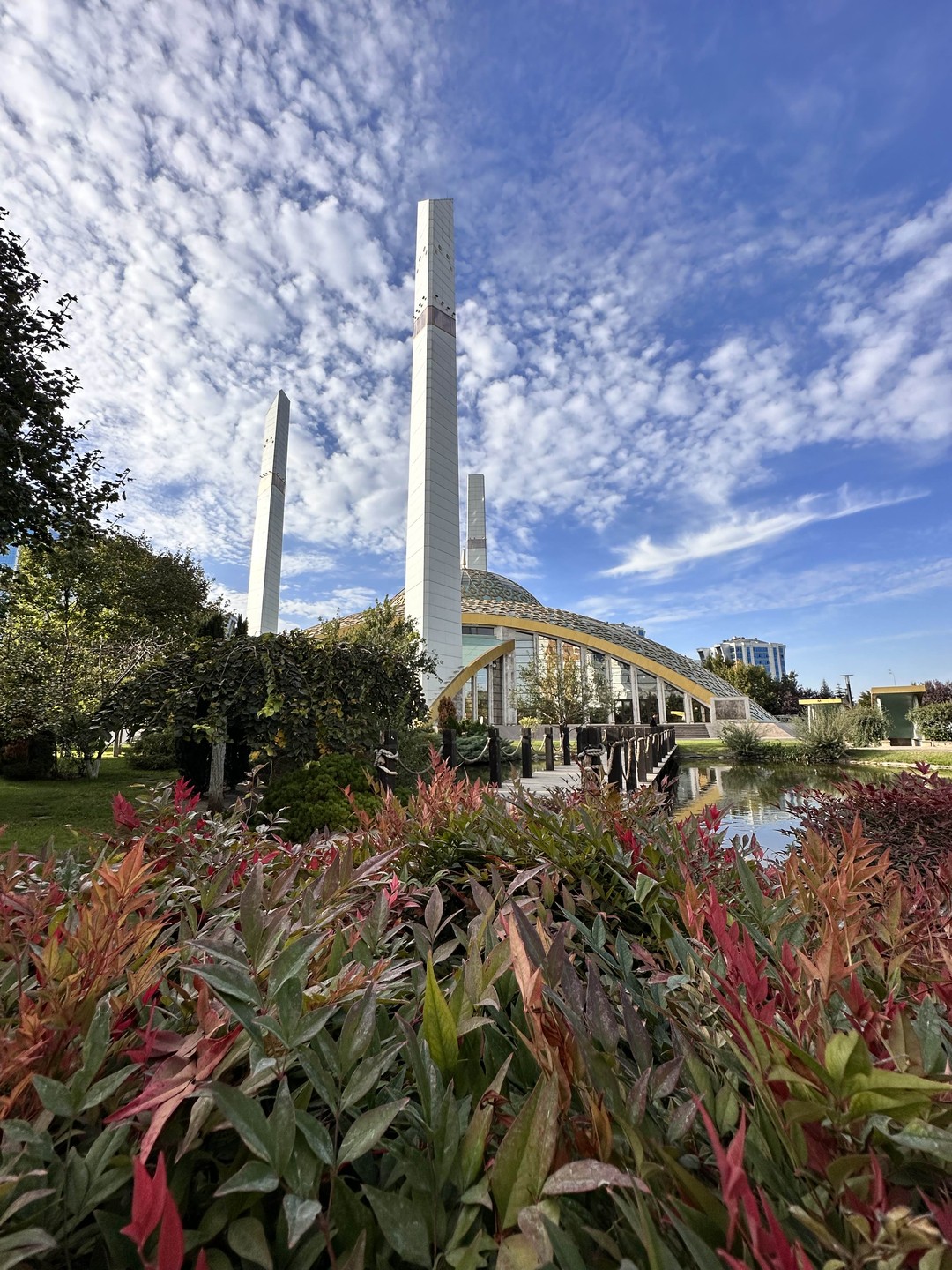 Хочу выразить огромную благодарность гиду, Зауру. Очень умный, начитанный, приятный собеседник и воспитанный мужчина. Экскурсия была