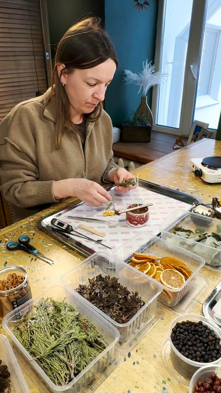 Воск и пламя: мастер-класс по созданию ароматической свечи в Суздале