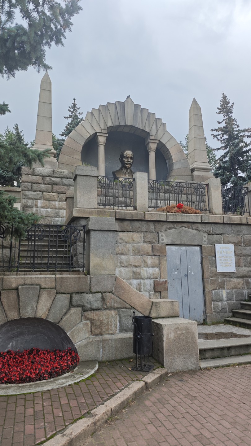 Неплохой вариант, с учётом того, что у нас было мало времени, да и выбор экскурсий в Челябинске (по крайней мере на этом ресурсе) не велик