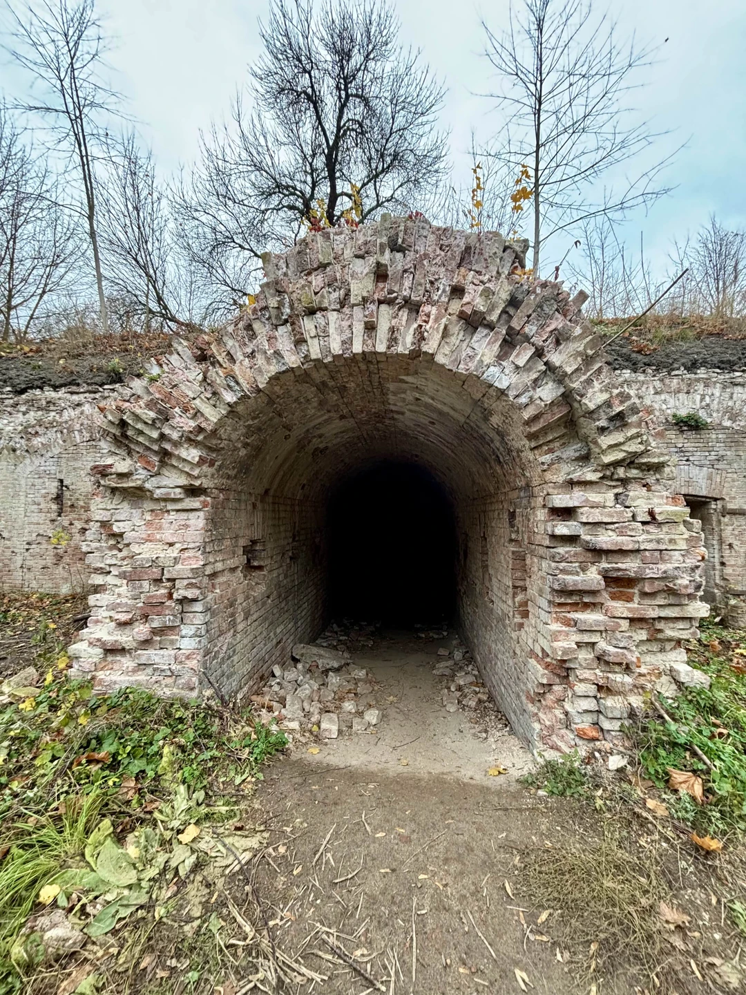 Экскурсия по нетуристической Брестской крепости (Яна)