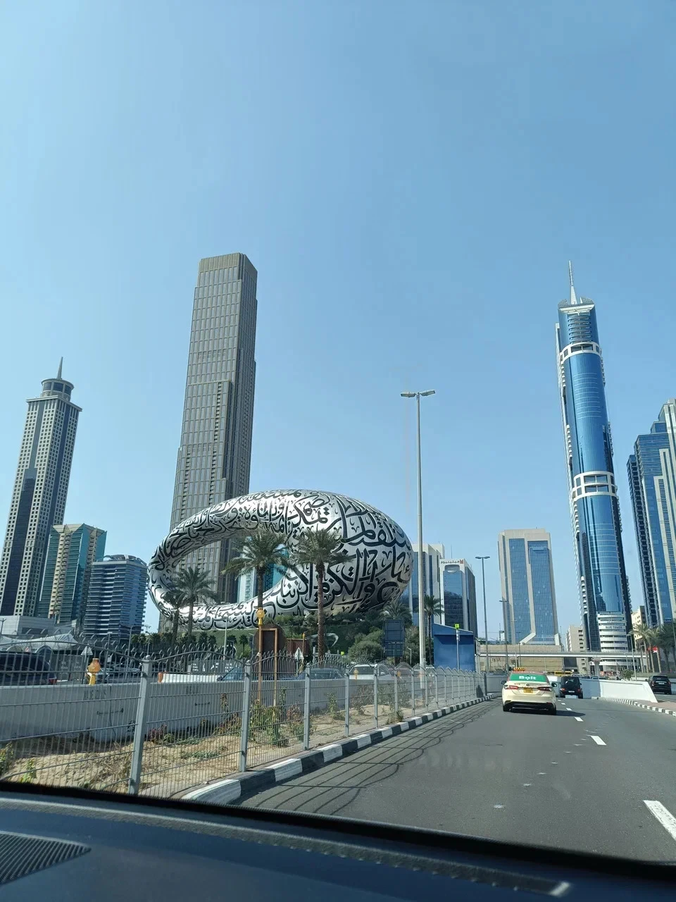 Хочется сказать большое СПАСИБО Миразизу! Встретил нас около отеля и по окончанию экскурсии привез нас обратно