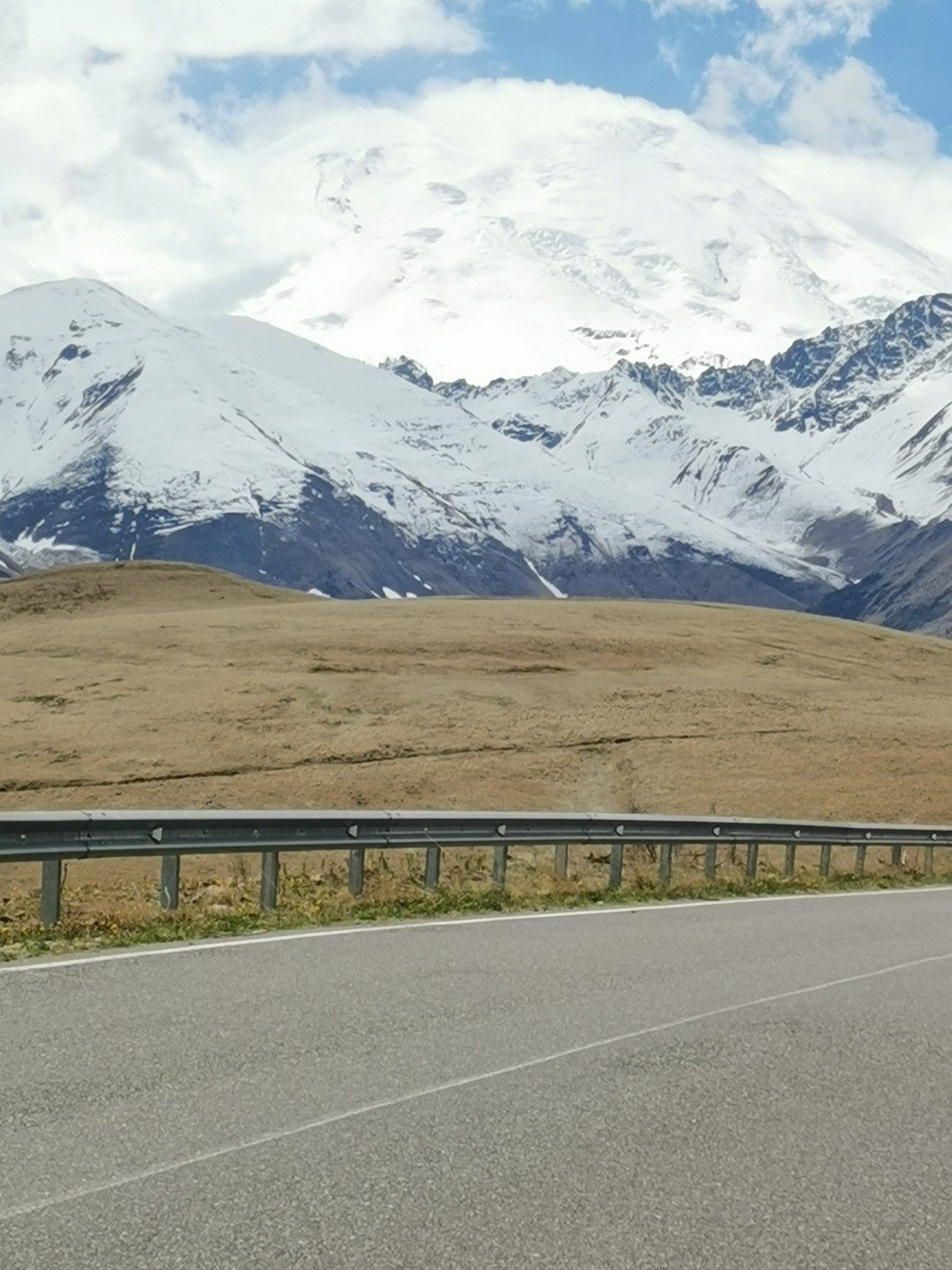 Экскурсия сама по себе не сильно информативная. Дорога, дорога, красота природы. Главное - погода. Но суслики