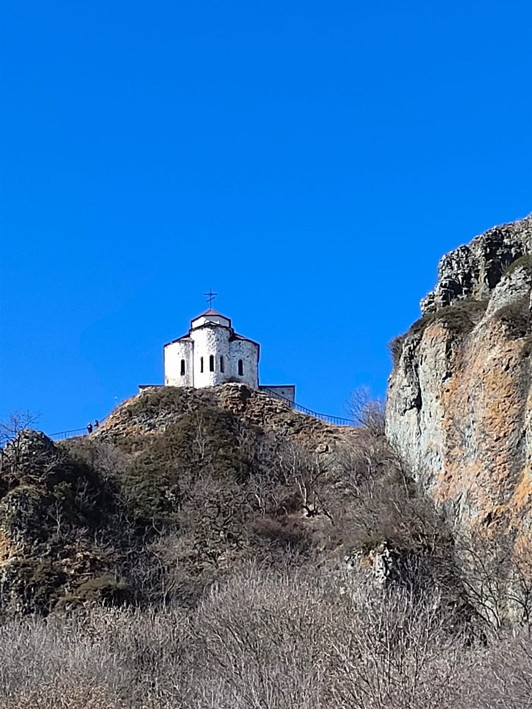 Посетили перевал Гум-Баши и термальные источники, ездили с Олегом Кардановым. Машина хорошая, организатор пунктуален, приятный собеседник