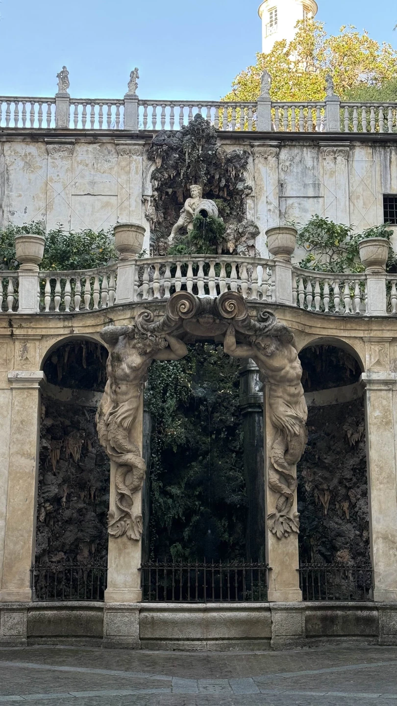 Недавно мы имели удовольствие посетить экскурсию с опытным гидом Ильяной, которого смело можем рекомендовать всем, кто