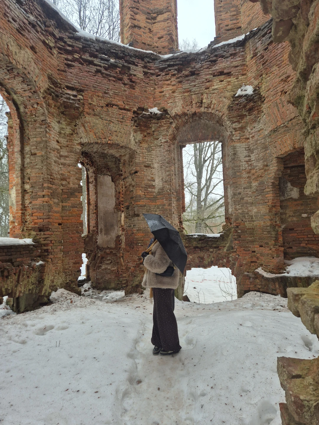 Экскурсия понравилась. Посетили много интересных мест. У Вячеслава прямо-таки энциклопедические знания. Он не только рассказывал об