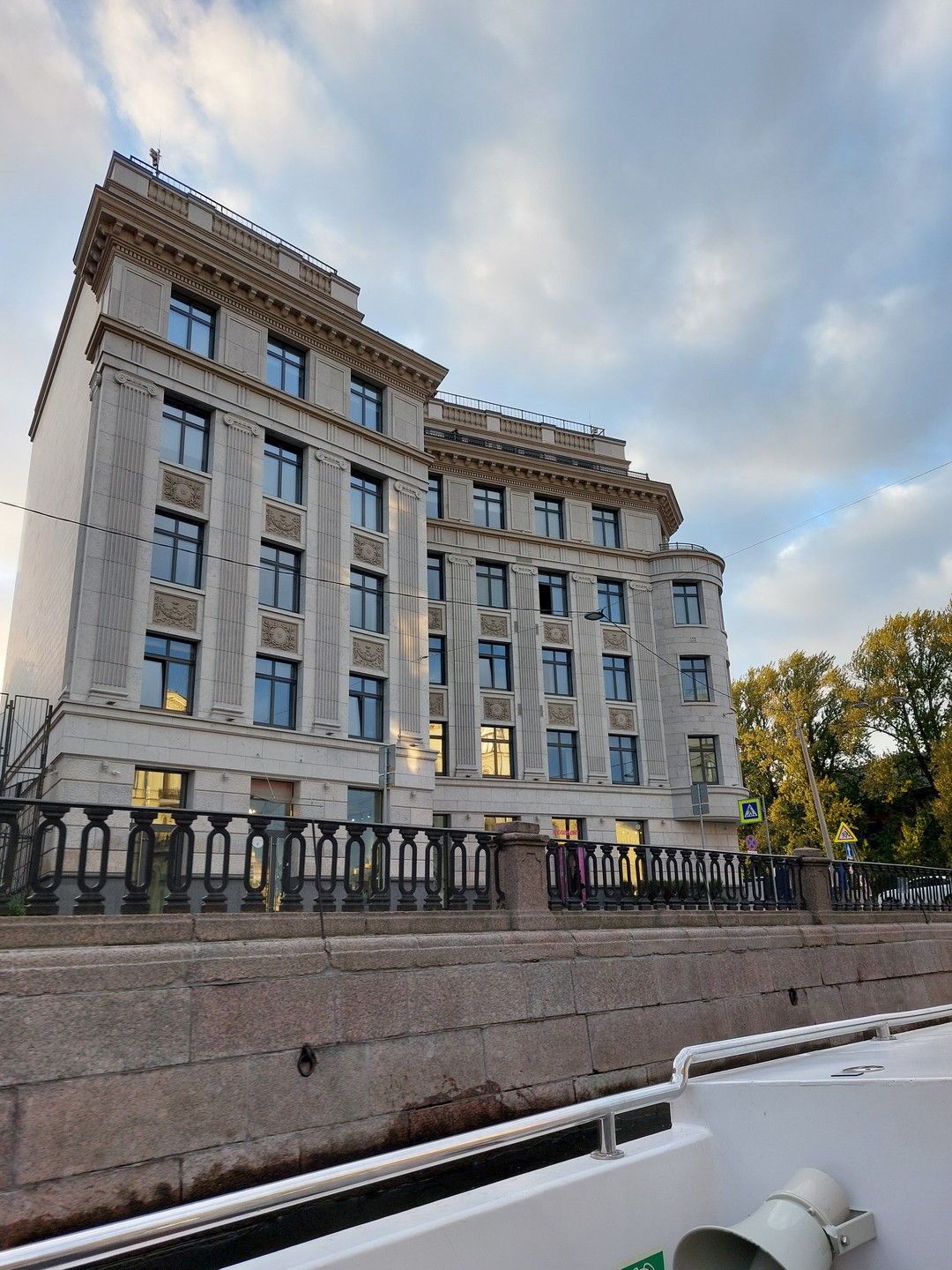 По Неве и каналам Петербурга - на теплоходе с аудиогидом (Екатерина)