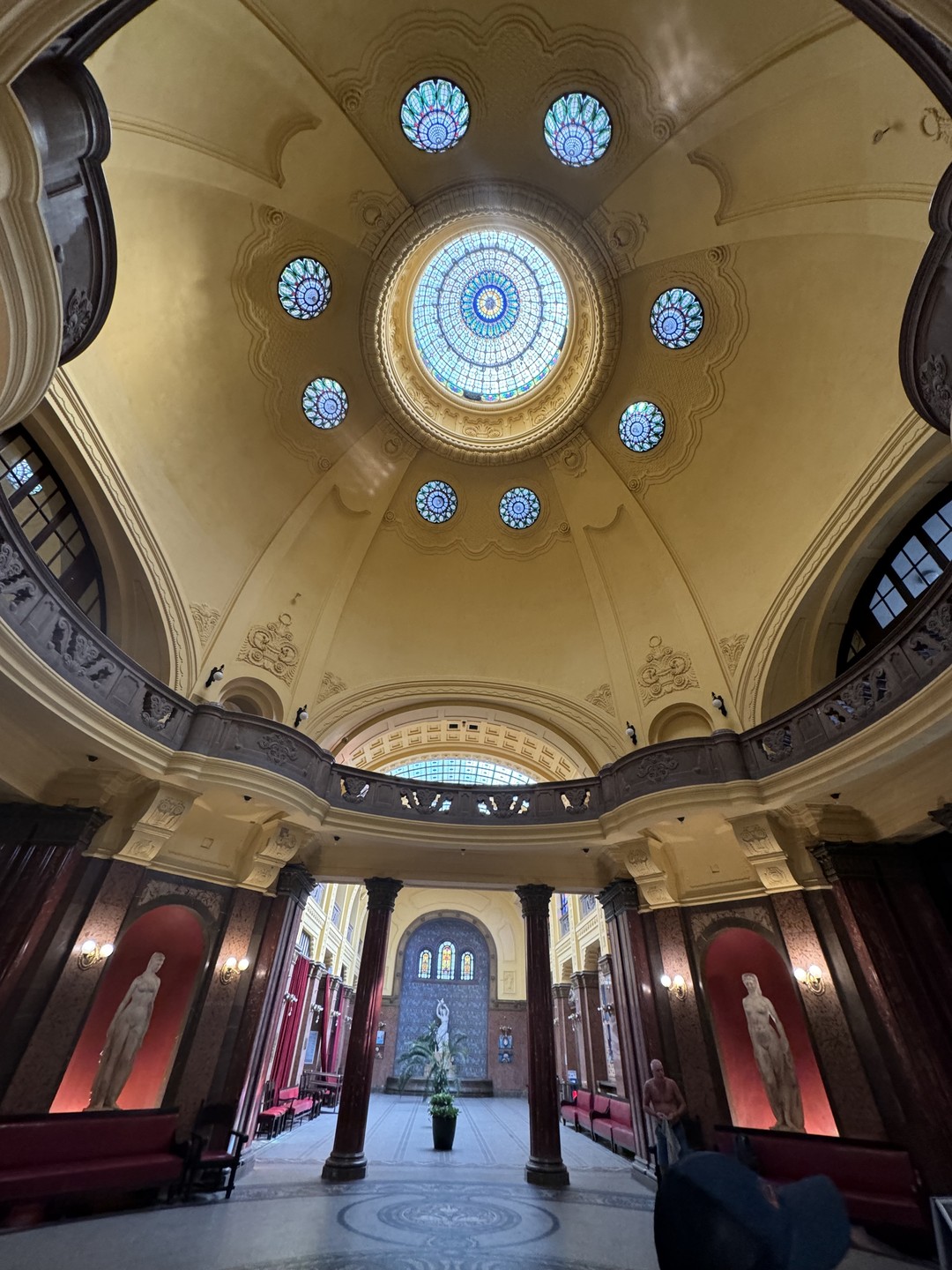 Прежде всего как человек она нам понравилась, очень приятно с ней общаться. Спасибо! Если бы не