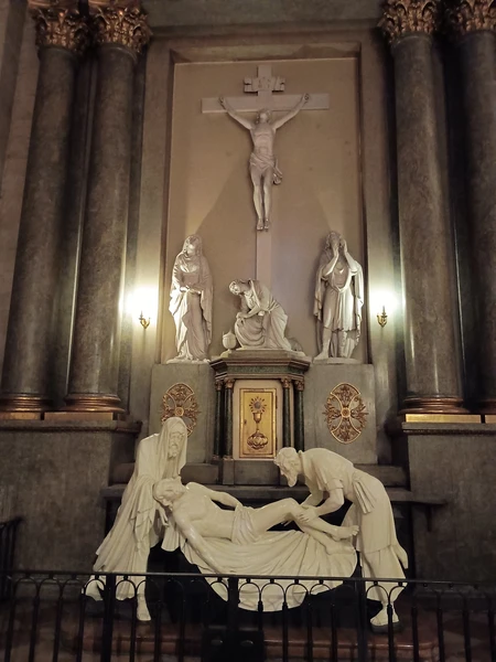 Очень благодарны Марине за насыщенную, познавательную и легко воспринимаемую экскурсию. Дочь влюбилась в Вену и даже