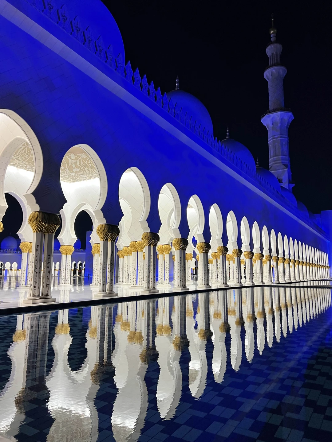 Благодарю нашего потрясающего гида Джавани! Он профессионал, внимательный собеседник и настоящий знаток своего дела. Благодаря ему