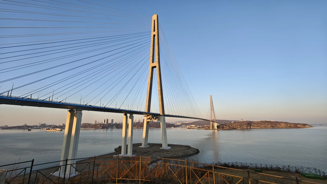 Прекрасная экскурсия! С обзорных площадок на мысах открываются потрясающие виды на море и скалы. Гид увлекательно