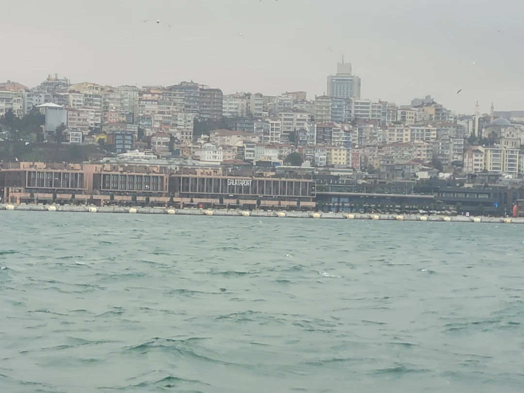 Не надо возлагать лишних надежд на экскурсию. Своих денег стоит -да. Ждать море информации и крутых