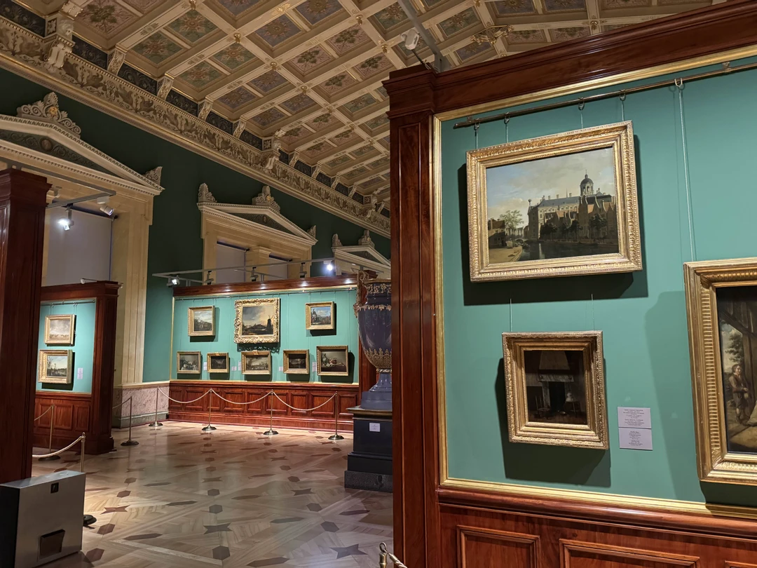 Эрмитаж: самое важное за 2 часа в мини-группе (билеты без очереди включены) (Евгения)