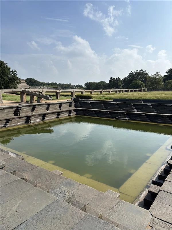 Отличная экскурсия по старинному городу Хампи, прошла очень насыщено и интересно. Особая благодарность гиду Роману (здесь