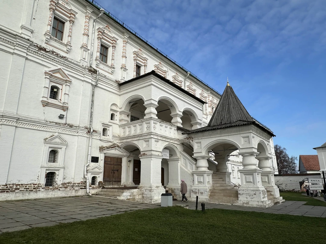 Огромное спасибо Ольге. Влюбила в город. Провели прекрасное утро прогулявшись по городу. Очень повезло с погодой