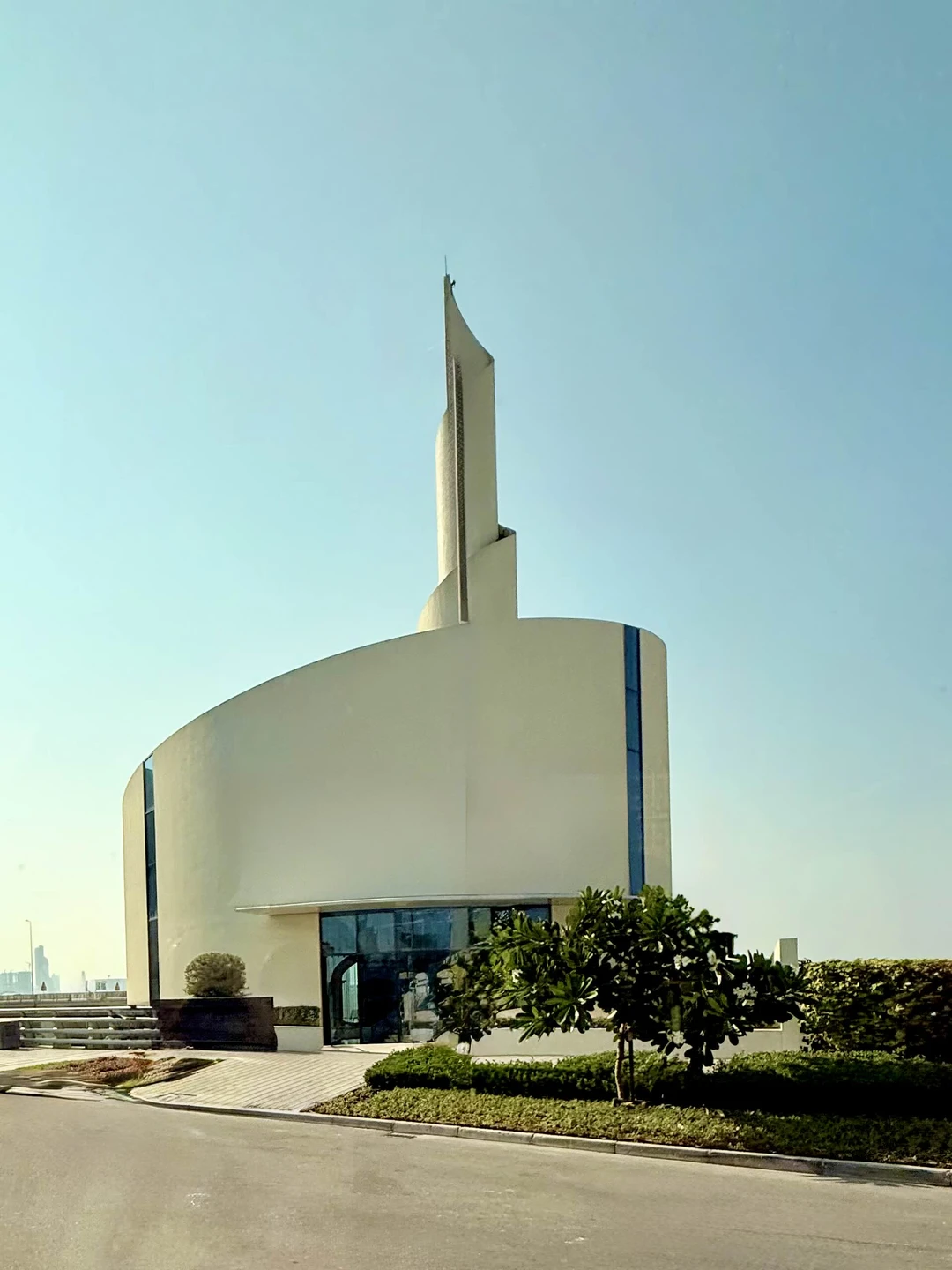 Все было позитивно и отлично! И экскурсию послушали и жемчуг добыли и вкусно покормили!