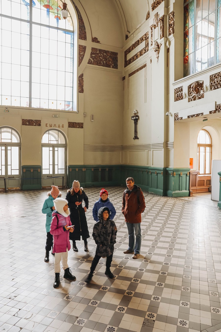 Квест-экскурсия по Витебскому вокзалу в Петербурге (2/10)