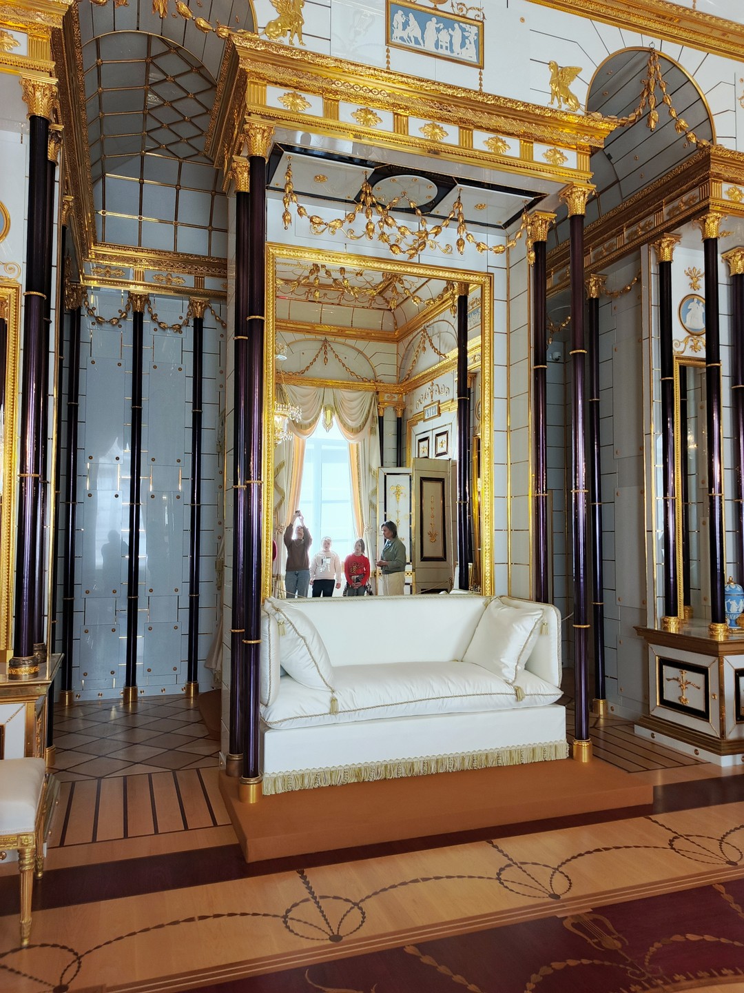 Экскурсия получилась индивидуальной для нас троих. Но была разной в плане эмоций. Наш гид и водитель