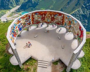 Жинвальское водохранилище, Ананури, Гудаури и церковь Гергети