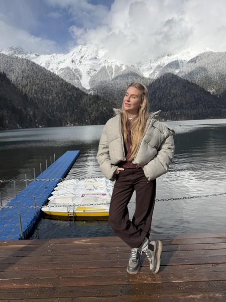 Экскурсия была организована отлично. Гид замечательный, очень приятный, внимательный и ненавязчивый человек. Никаких «навязанных» остановок не