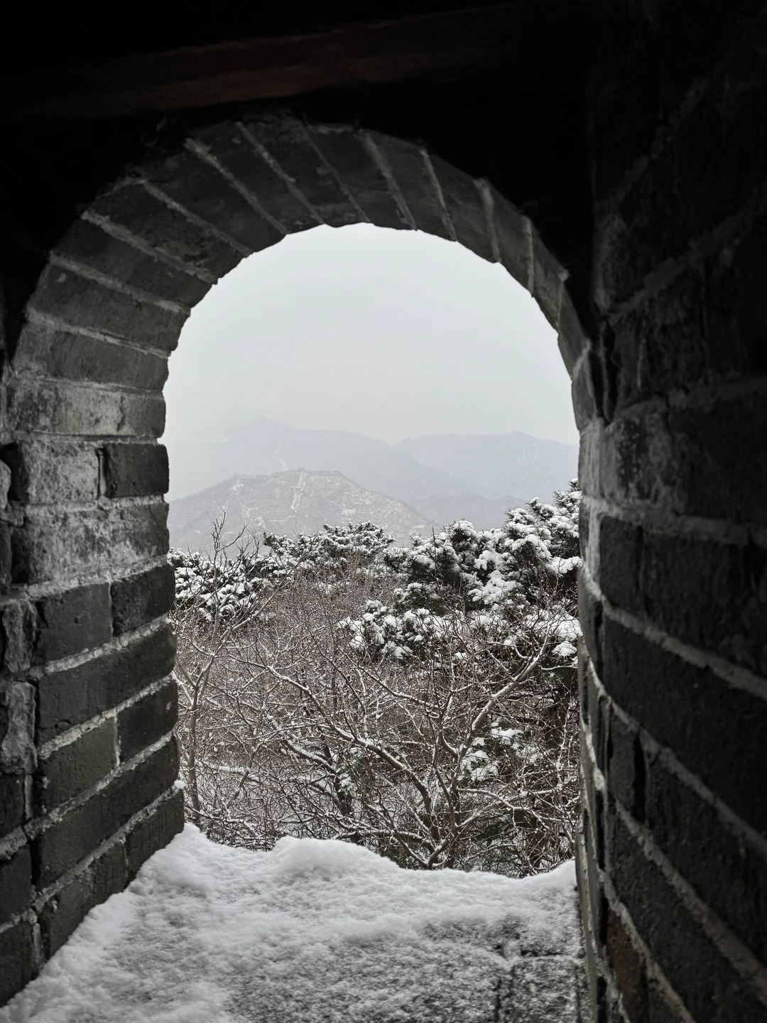 Отличная поездка! Перед стеной заехали на чайную дегустацию, после в ресторан поесть утку по-пекински