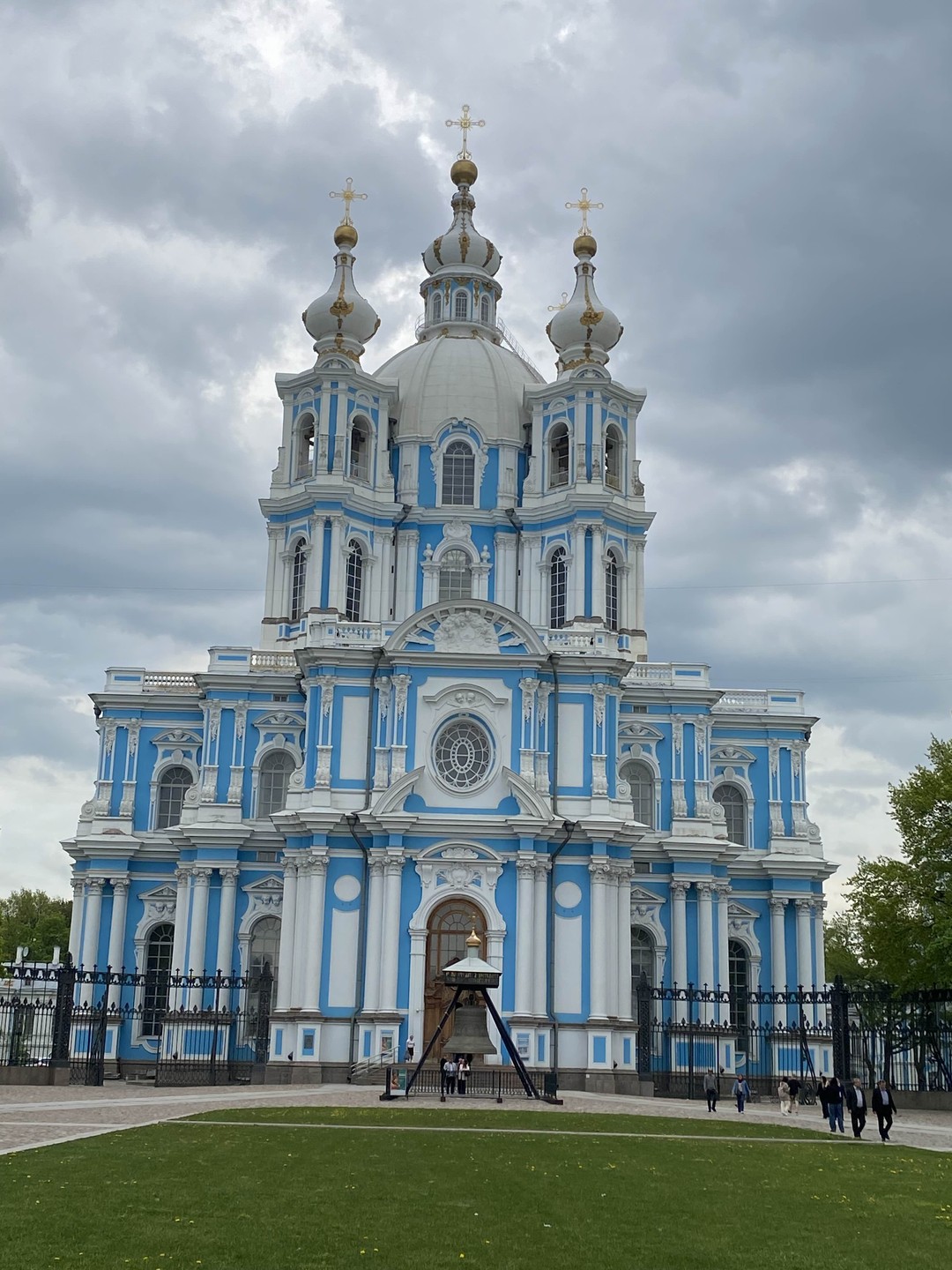 Смольный за 300 лет: от Смольного двора до убийства Кирова (Саня)