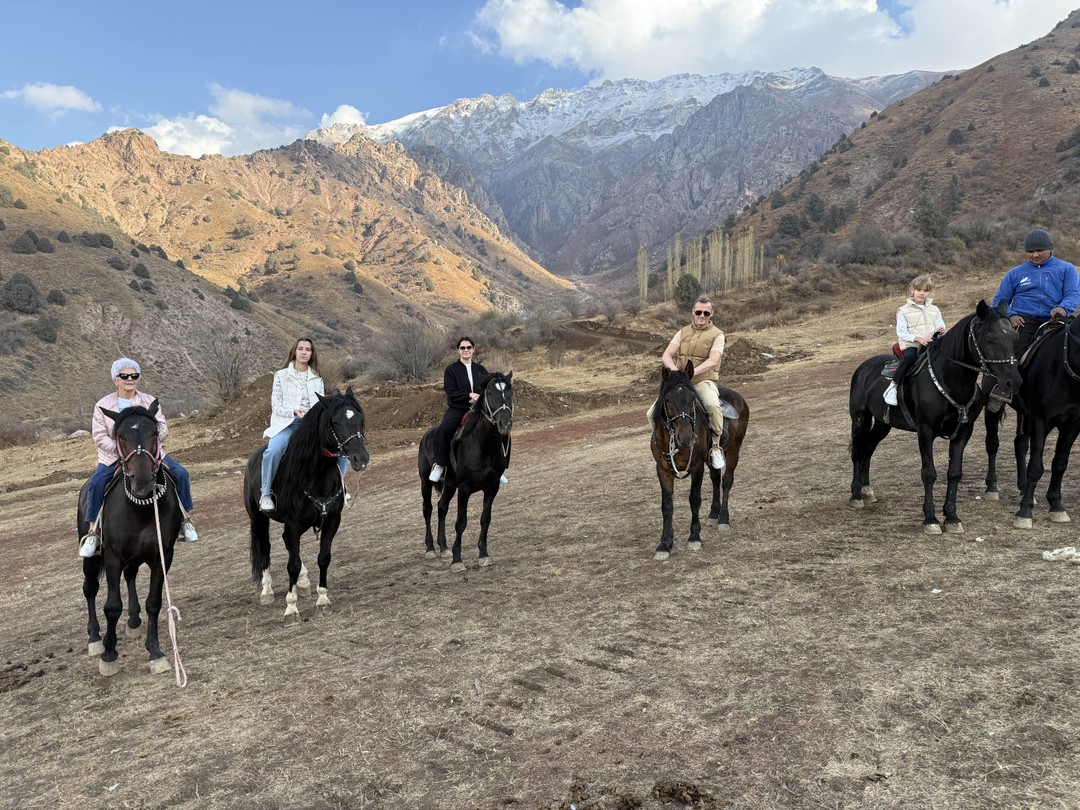 Хотим выразить огромную благодарность Альберту за чудесную поездку в горы, провели великолепный день, вечером удалось заехать