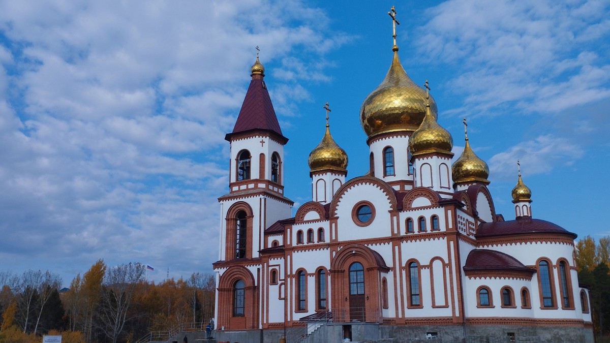 Фото Красноярская ГЭС, Столбы и панорама города