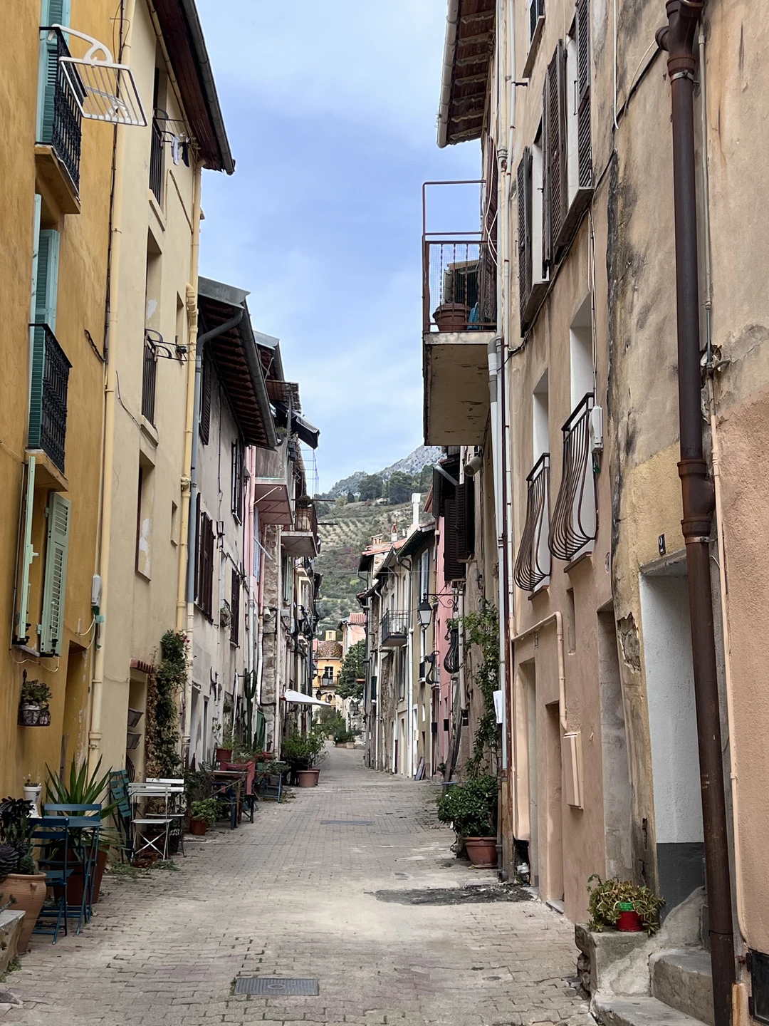 Супер прогулка, нам с дочкой очень понравилось, Екатерина молодец, рассказала и показала нам красоту. Узнали много