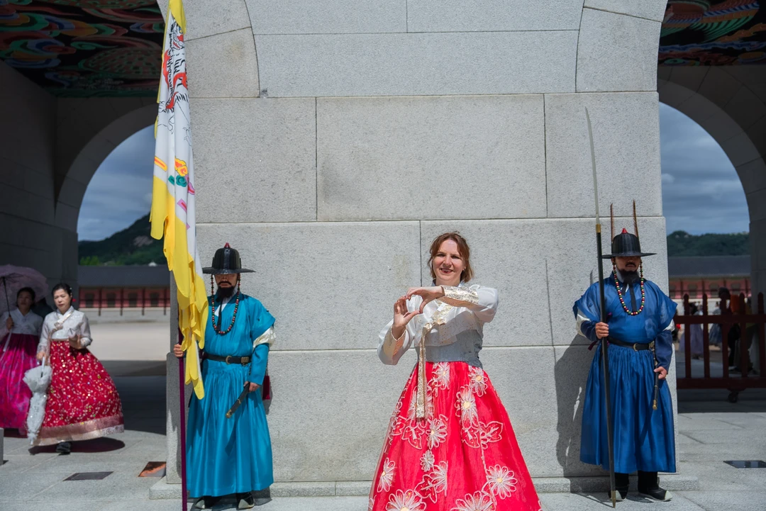 Удивительно быстро прошел день в компании Ольги. Внимательная и пунктуальная. Накануне экскурсии предупредила о удобной обуви,