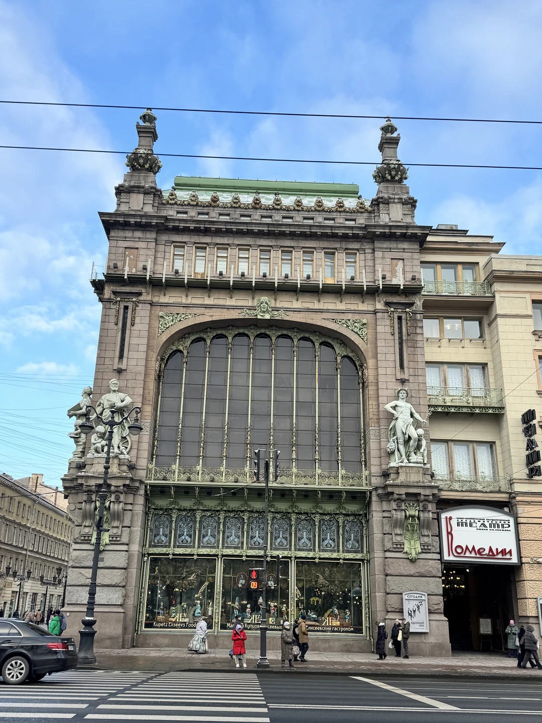 От прогулки с Дмитрием по Невскому проспекту у меня остались самые приятные впечатления. Гид прекрасно разбирается