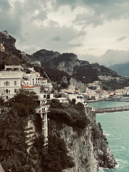 Мы были в Неаполе и провели экскурсию на автомобиле вдоль Амальфитанского побережья с Сергеем из Неаполя.