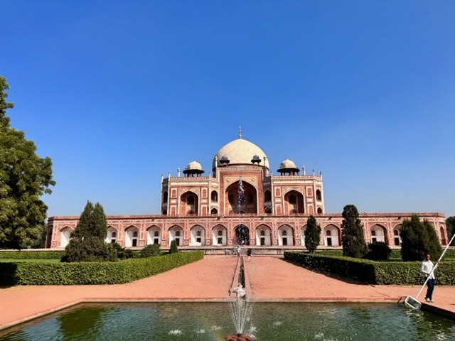 Экскурсовод Гаган отлично провёл экскурсию, хорошо выбран маршрут, подробная информация не только по истории но по