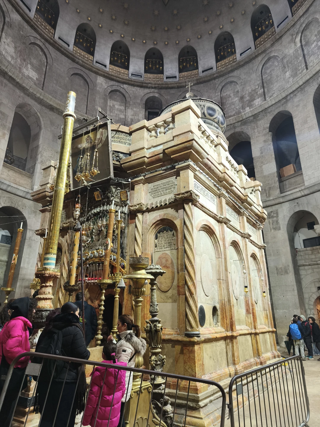 Великолепная экскурсия и великолепный гид. Ирина настоящий профессионал своего дела. Очень интересно было слушать о истории