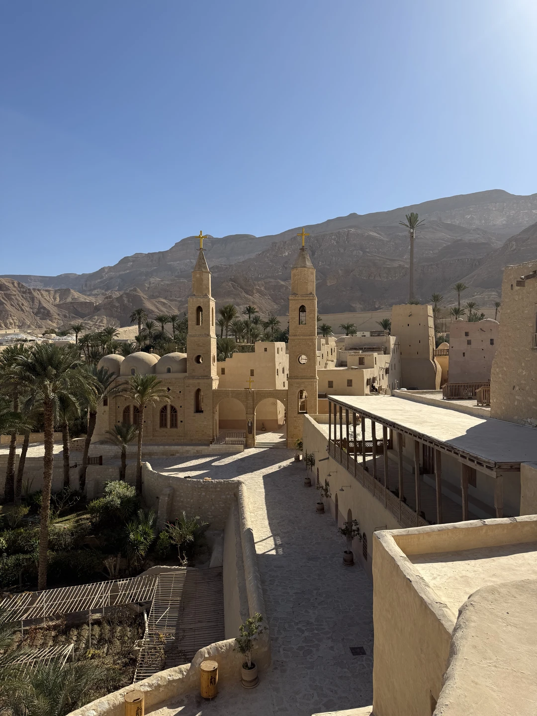 Хочу искренне поблагодарить Лауру, ставшую нашим гидом в поездке по Святым для Христиан местам прямо в