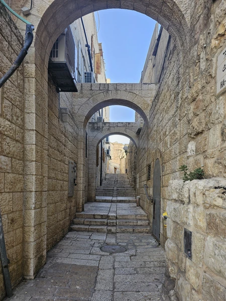 Мы впервые прилетели в Тель-Авив и практически сразу поехали в Иерусалим - увидеть главное