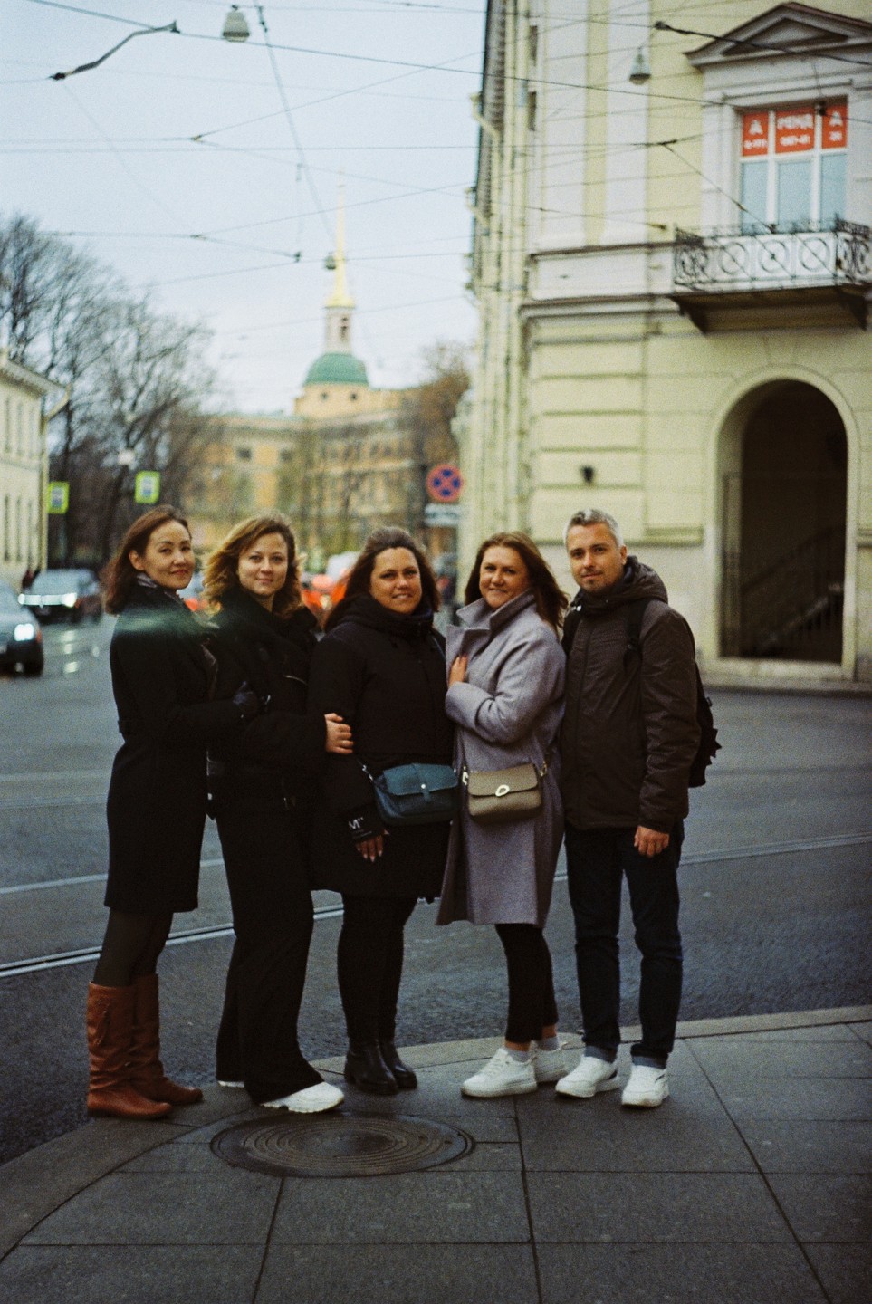 Недавно мы были на интересной фотоэкскурсии. Фишка этой экскурсии в том, что нас снимали на плёночный